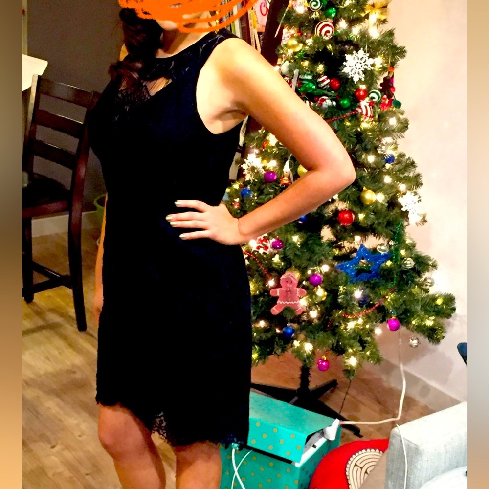 Beautiful and classic black cocktail dress by Adelyn Rae size M